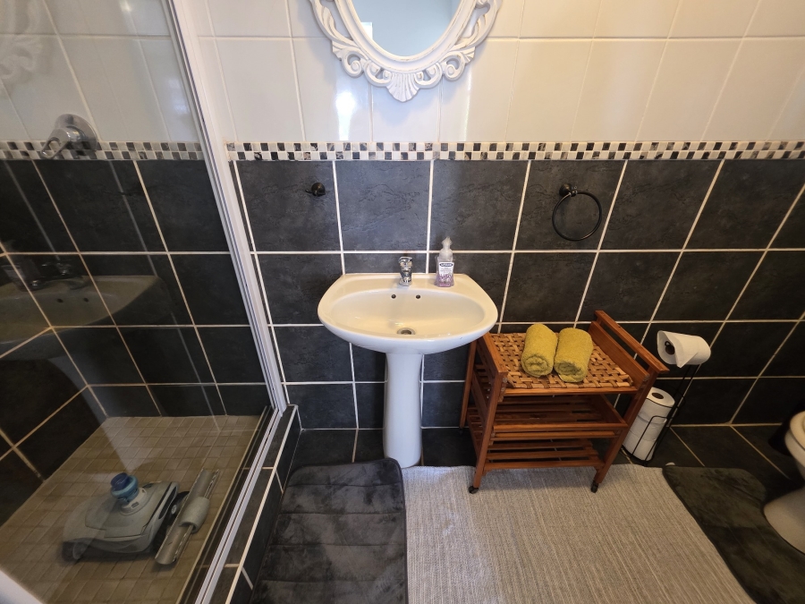 2 Bedroom Property for Sale in Wavecrest Eastern Cape